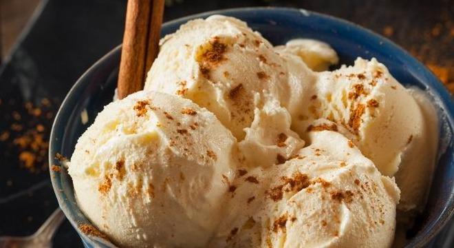 Tojáslikőrfagyi – zseniális ünnepi desszert egyszerűen