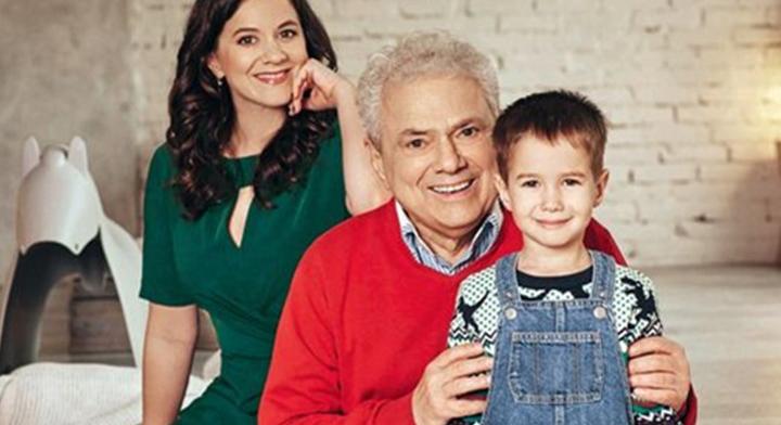 Rózsa György lánya és unokája a címlapon