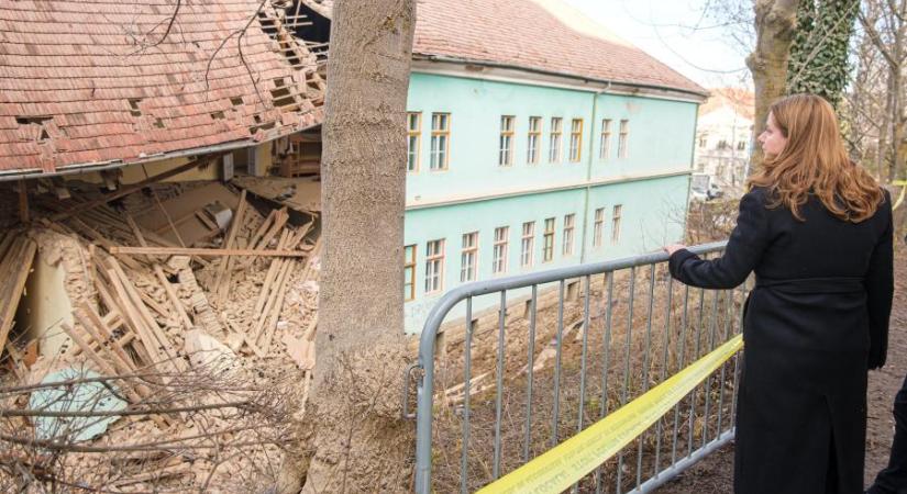 Jövő héten kezdenék el a sürgős állagmegőrzési munkálatokat a leomlott székelyudvarhelyi diákotthonnál