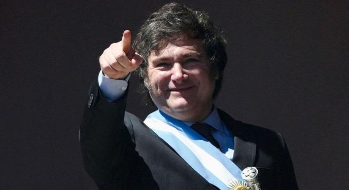 Beindult az argentin sokkterápia: minden állami vállalatot eladna az elnök
