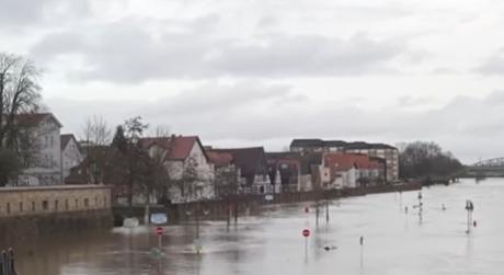 Egyes helyeken már a lakosságot is ki kellett költöztetni a német áradások miatt