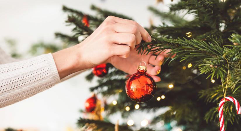 Az ünnepeknek vége, de a karácsonyfa még teljes pompájban áll? Mutatjuk, mikor bontsd le