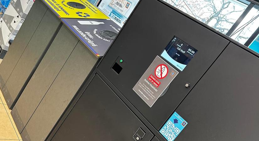 Aldi: Az akadozó internetkapcsolat miatt nyomtatott portugál cetlit az üvegvisszaváltó automata