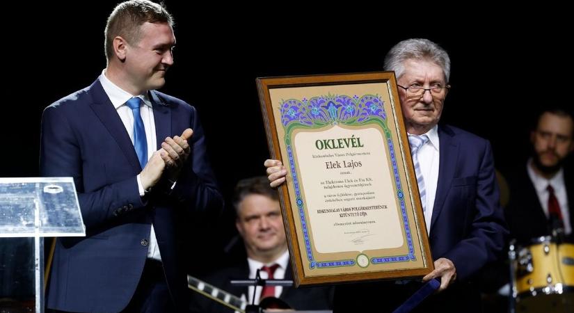 Elek Lajos vállalkozó kapta a halasi polgármester kitüntető díját – galériával