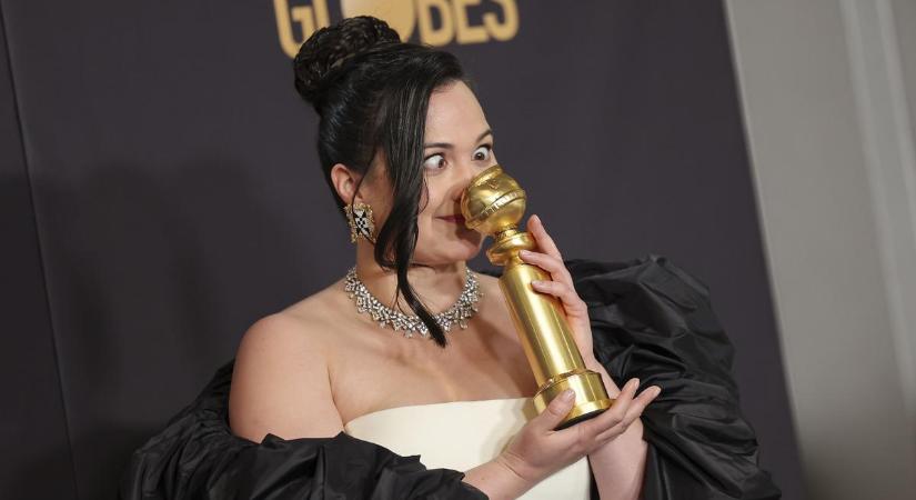 Szürreális villantások a Golden Globe-on: Dua Lipa csontváz-, Jennifer Lopez pedig egy óriási habcsókruhában vonult a vörös szőnyegen – Fotókon a bulizó szupersztárok