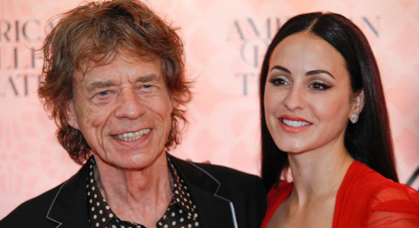 Mick Jagger sosem öregszik meg! Eljegyezte 43 évvel fiatalabb barátnőjét