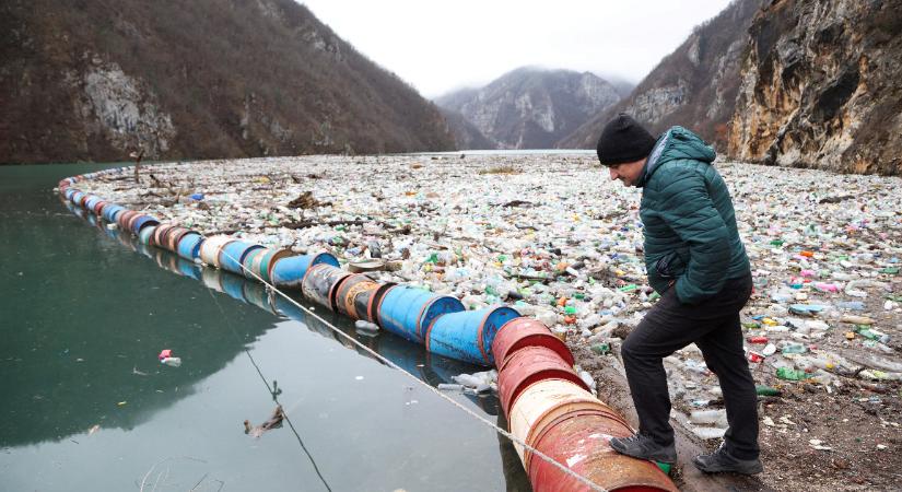 Hatalmas hulladéksziget csúfítja el a Drinát a boszniai Višegradban