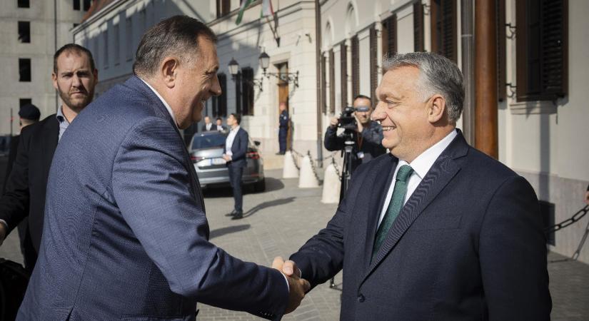 Idén Orbán kapta azt a boszniai szerb kitüntetést, ami tavaly Putyinnak dukált