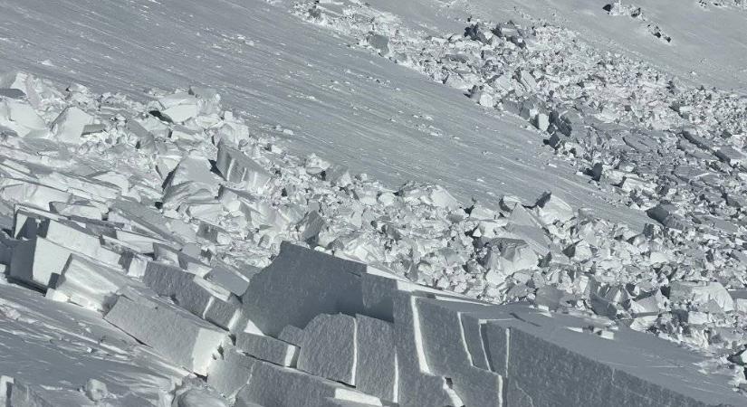 Lavinaveszély a hegyekben