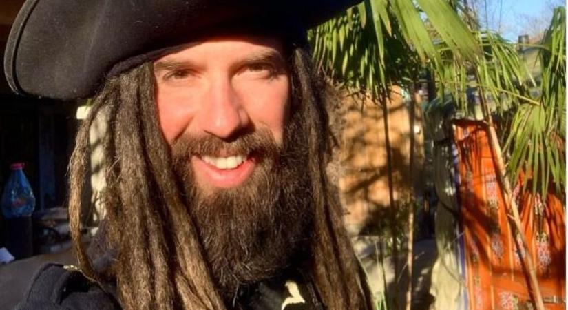 Ő a magyar Jack Sparrow!
