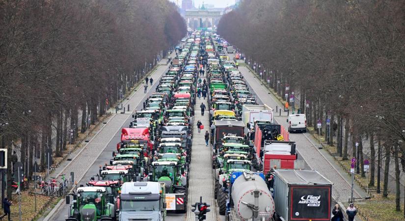 A kancellár idegeire akarnak menni a német gazdák, 500 traktorral tennék tönkre a programját