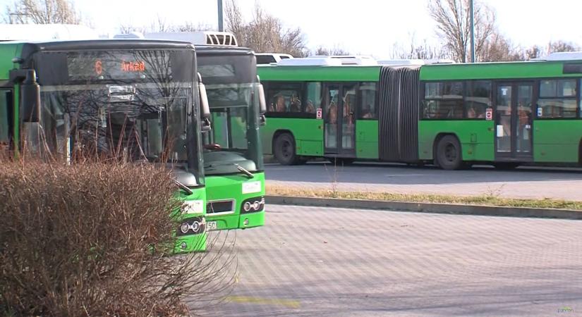 Agyonhajtják magukat a buszvezetők – Jár a 25%-os béremelés Pécsen a szakszervezet szerint