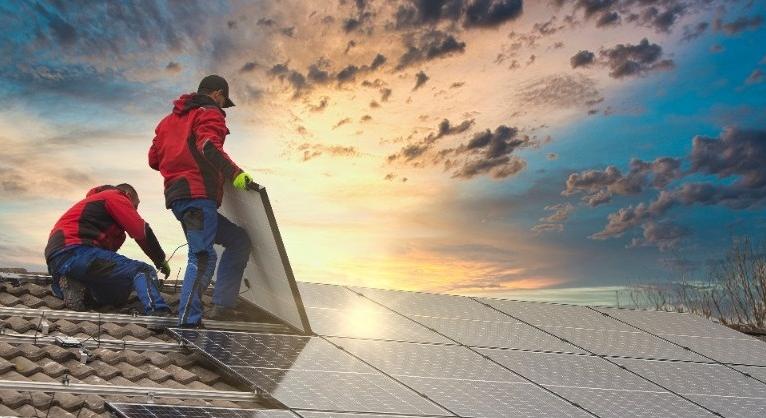 Már idén meglehet a 2030-ra várt 6000 MW-os napelemes teljesítmény