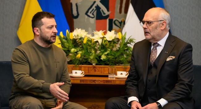 Volodimir Zelenszkij ukrán államfő Észtországban kezdett tárgyalásokat