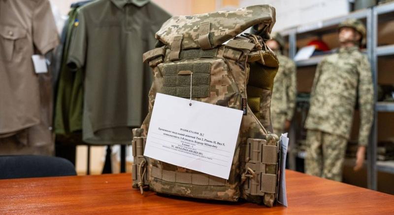 A Védelmi Minisztérium jóváhagyta a női katonák golyóálló mellényének második mintáját