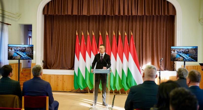 Drégelypalánkon zárták a magyar-szlovák hídépítési projektet