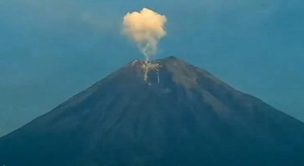 Kitört a Semeru vulkán Indonéziában - videó