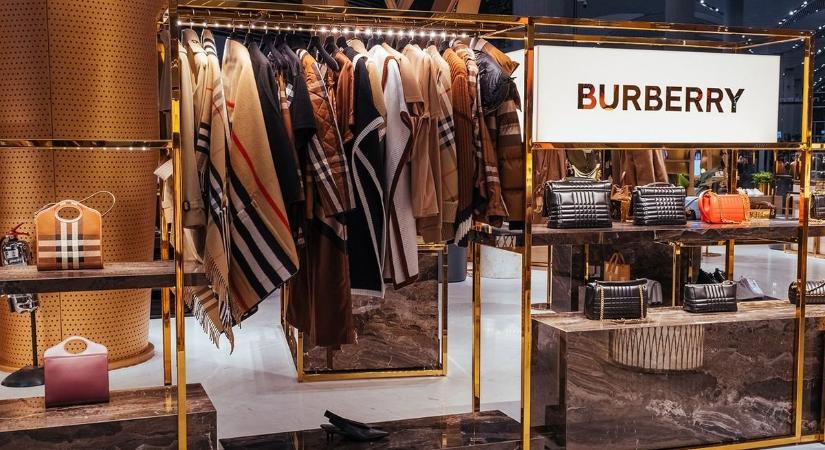 A teljes luxuspiacot magával rántotta a Burberry, messze lehet még a lejtő alja