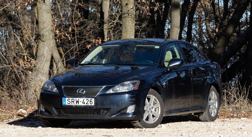 Nem az utak királya, de minimum a középvezetője - Használtteszt: Lexus IS 250 - 2006.