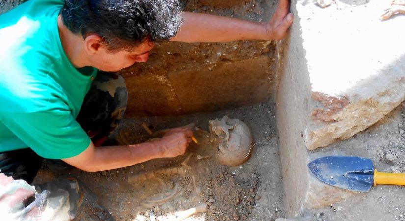 A monostorapáti Almád monostor ásatási munkálatai során legutóbb is kincsek sokasága került elő