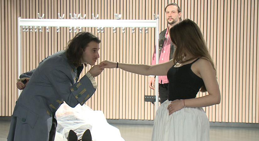 Ármány és szerelem: rokokó életérzést kínál a Csokonai Színház