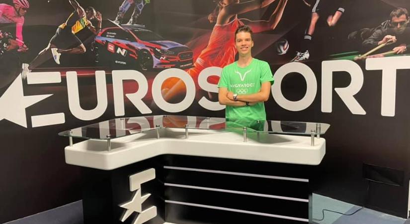 Nagy Benjámin, az Eurosport kommentátora közvetíti a meccseket a vásárhelyi jótékonysági tornán
