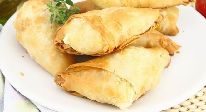 Tiropita, az imádnivaló görög sajtos batyu