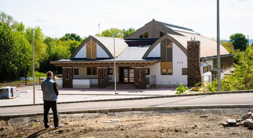 Megépült az uszoda és a Templom utcát is felújítják Rétságon