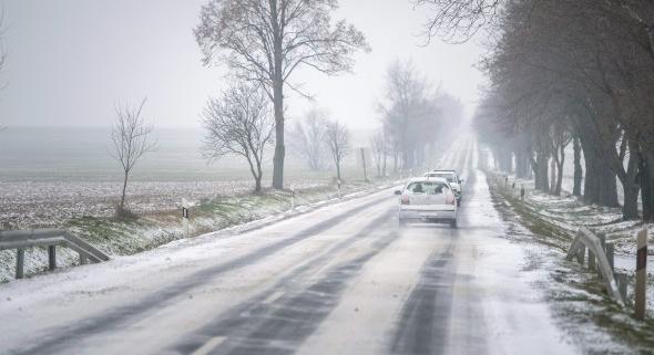Többfelé várható havazás - hóátfúvások lehetnek az utakon