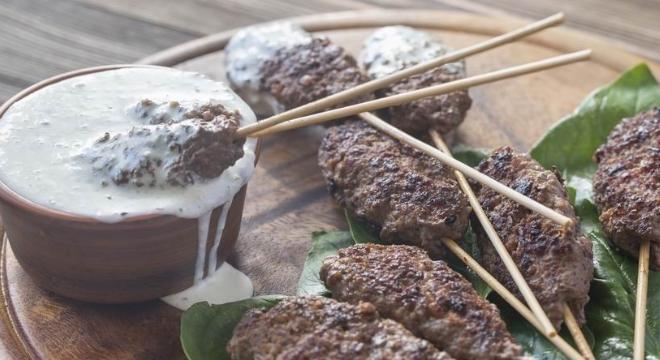 Kebab házilag – darált hús nyárson, finoman, fűszeresen