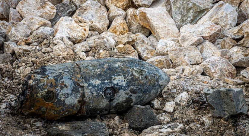 250 kilós német bombát találtak a Csepeli Szabadkikötőnél