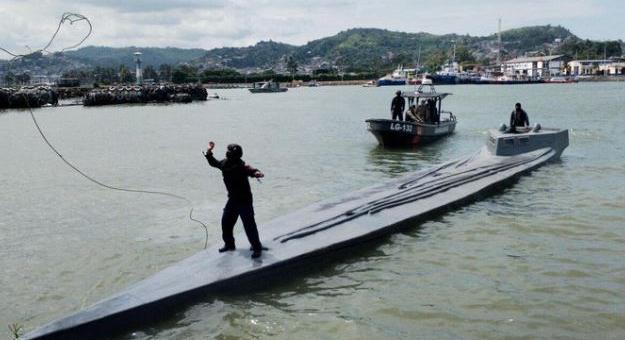 Nyolcszáz kilogramm kokaint találtak egy tengeralattjárón a kolumbiai hatóságok