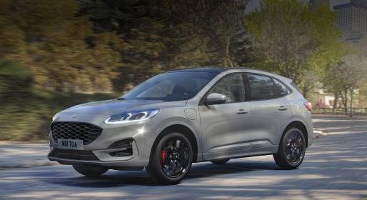 Európa legkelendőbb plug-in hibrid modellje bekeményít: Megújul a Ford bestsellere, a Kuga SUV