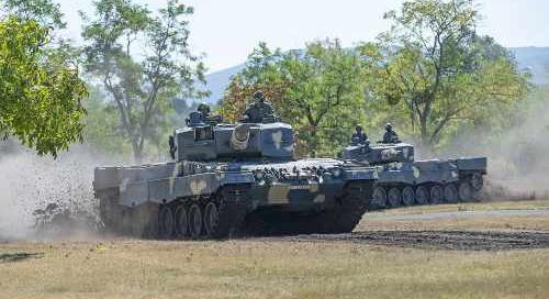 Megérkeztek az első Leopard harckocsik
