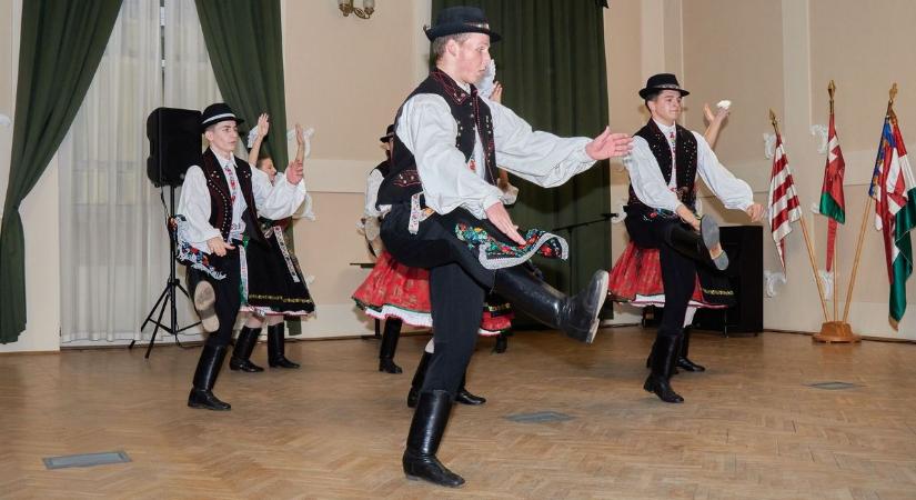 Népzenével, néptánccal ünnepelték a magyar kultúrát Hajdúhadházon