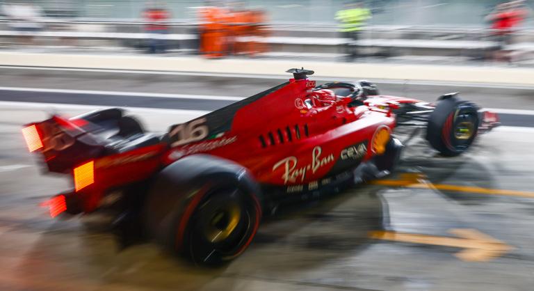 Charles Leclerc szerződést hosszabbított a Ferrarival