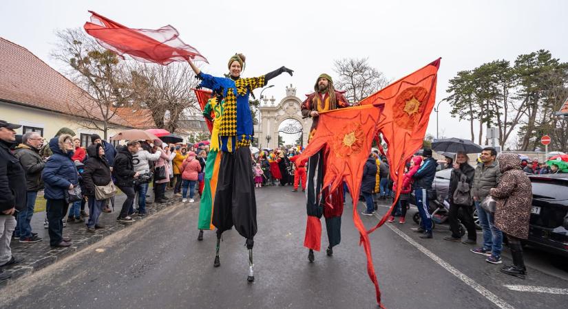 Keszthelyi Karnevál: február 10-én több mint 300 jelmezes űzi el a telet a Balatonnál
