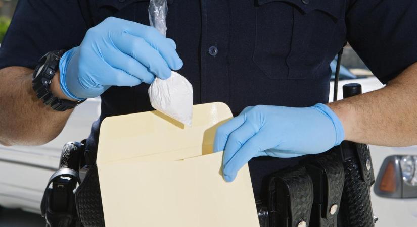 Ötven zacskó kokaint találtak egy belga miniszter hivatalában