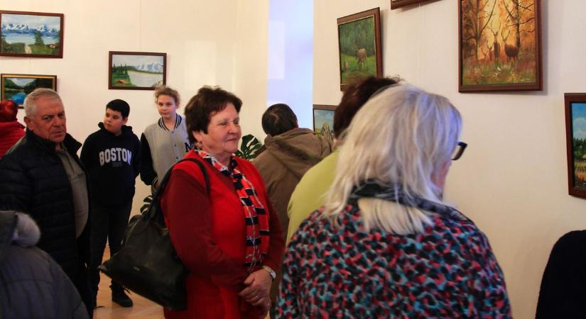 A vászonra festett életút címmel nyílt kiállítás Perkátán