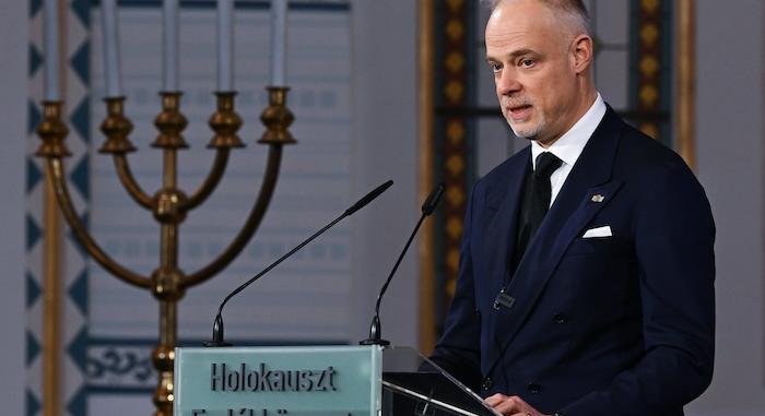 Honvédelmi miniszter a Holokauszt emléknapon: új zsidó reneszánsz van Magyarországon