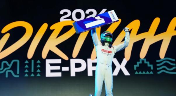 Formula-E: Dennis magabiztos győzelmet aratott Dirijában