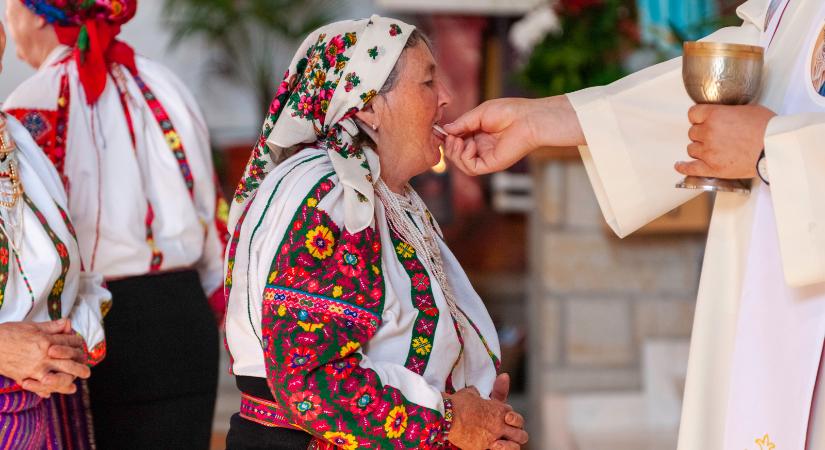 Enyhült a viszony a moldvai csángók és a iaşi-i római katolikus püspökség között