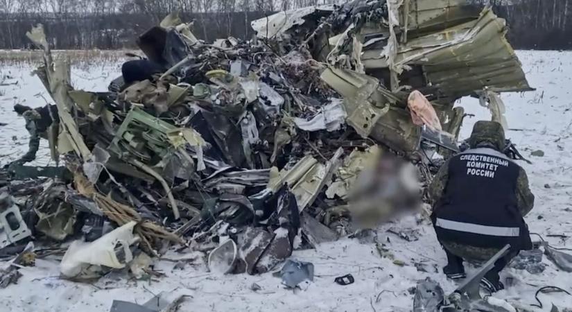 Oroszország 77 ukrán katona holttestét küldte haza az orosz katonai repülő lezuhanása után