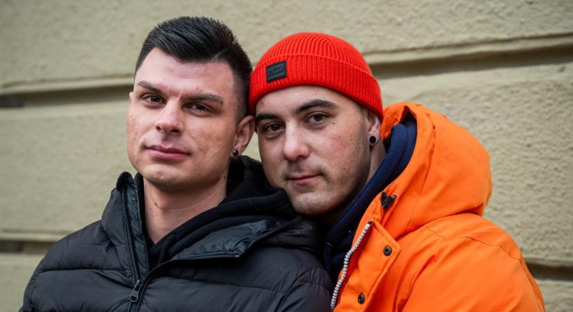 „Két roma, akik melegek. Egy pár. Funky zene, táncos, csipetnyi rasszizmus”