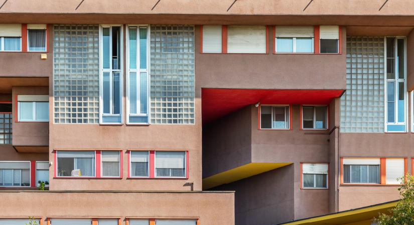 A város építése – modern lakóházak Milánóban