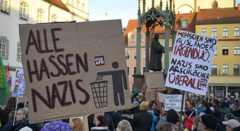 Tízezrek tüntettek Németországban a holokauszt emléknapon a szélsőjobb ellen