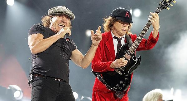 Változhat az AC/DC felállása az idei turnéra