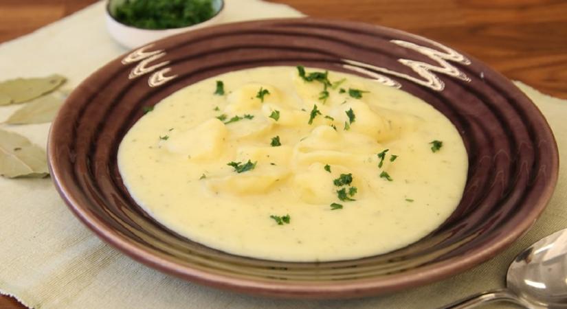 Készítsd tejföl helyett kefirrel a krumplifőzeléket, mennyeien könnyű lesz a végeredmény