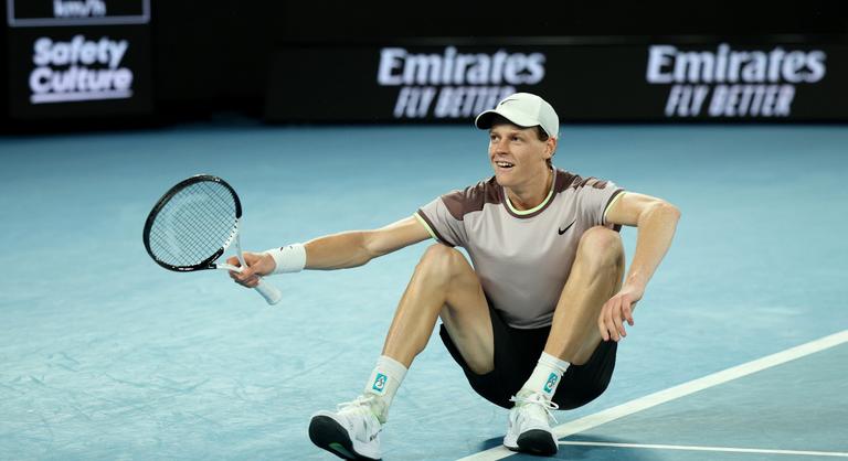 Történelmi siker, Jannik Sinner kétszettes hátrányból nyerte meg az Australian Opent