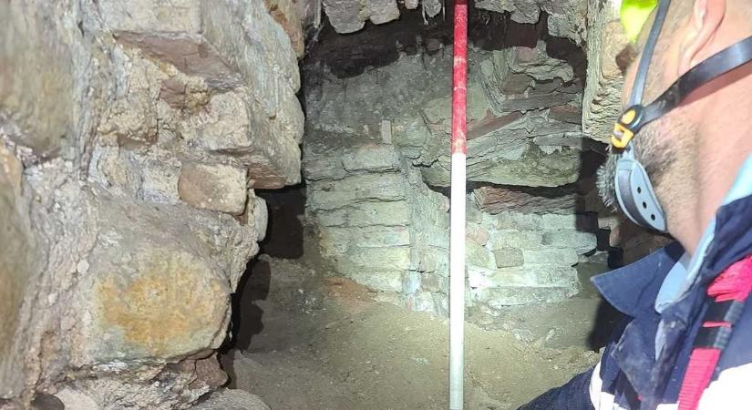 Mi lehet a Tatai vár alatt talált rejtélyes folyosó? (PODCAST)